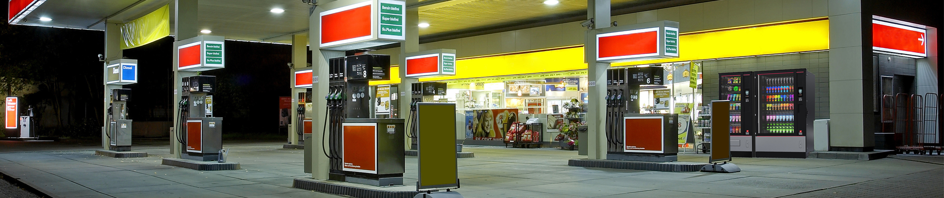 Automaten auf einer Tankstelle